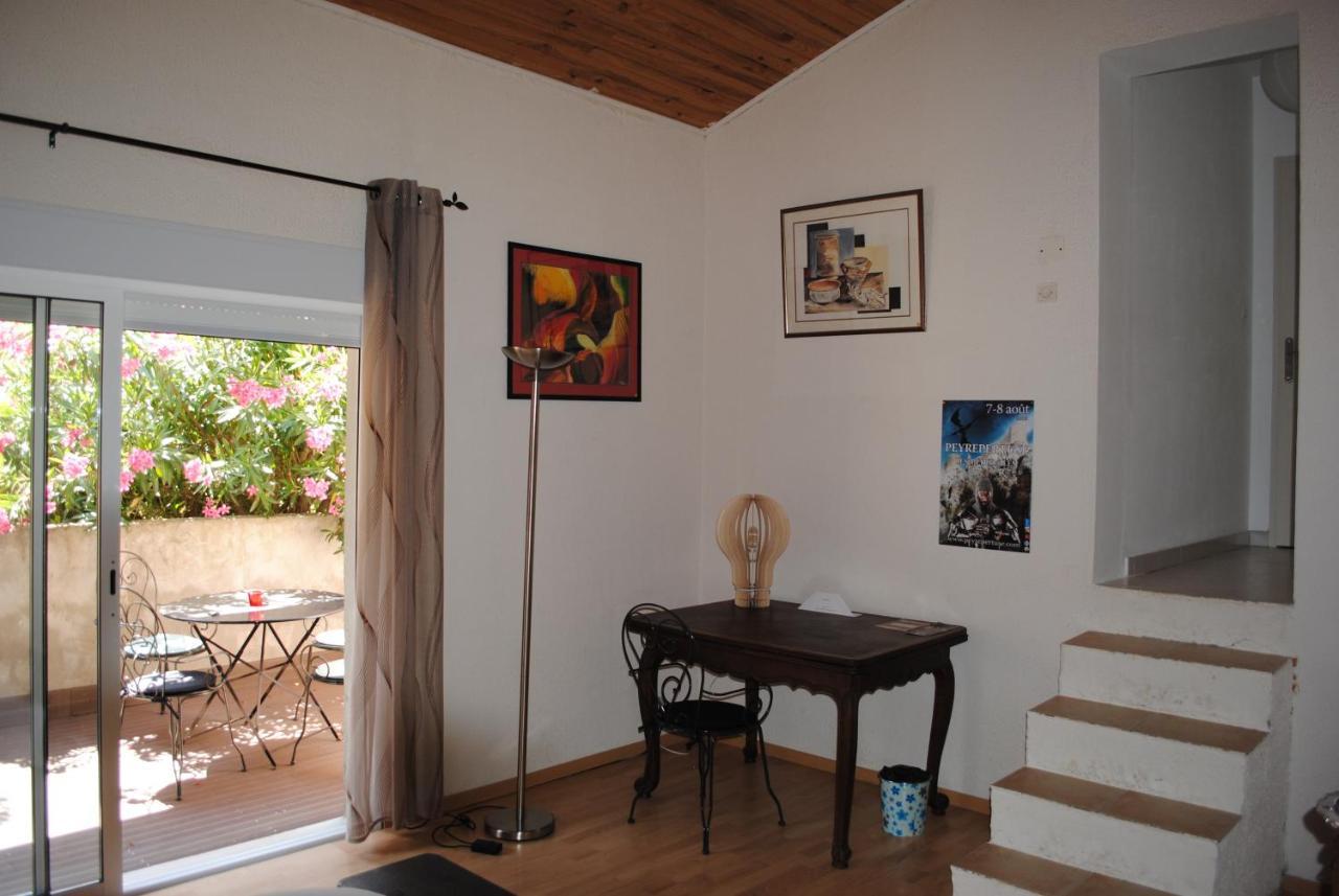Chez Yvette , C'Est Chouette!! Bed & Breakfast Carcassonne Exterior photo